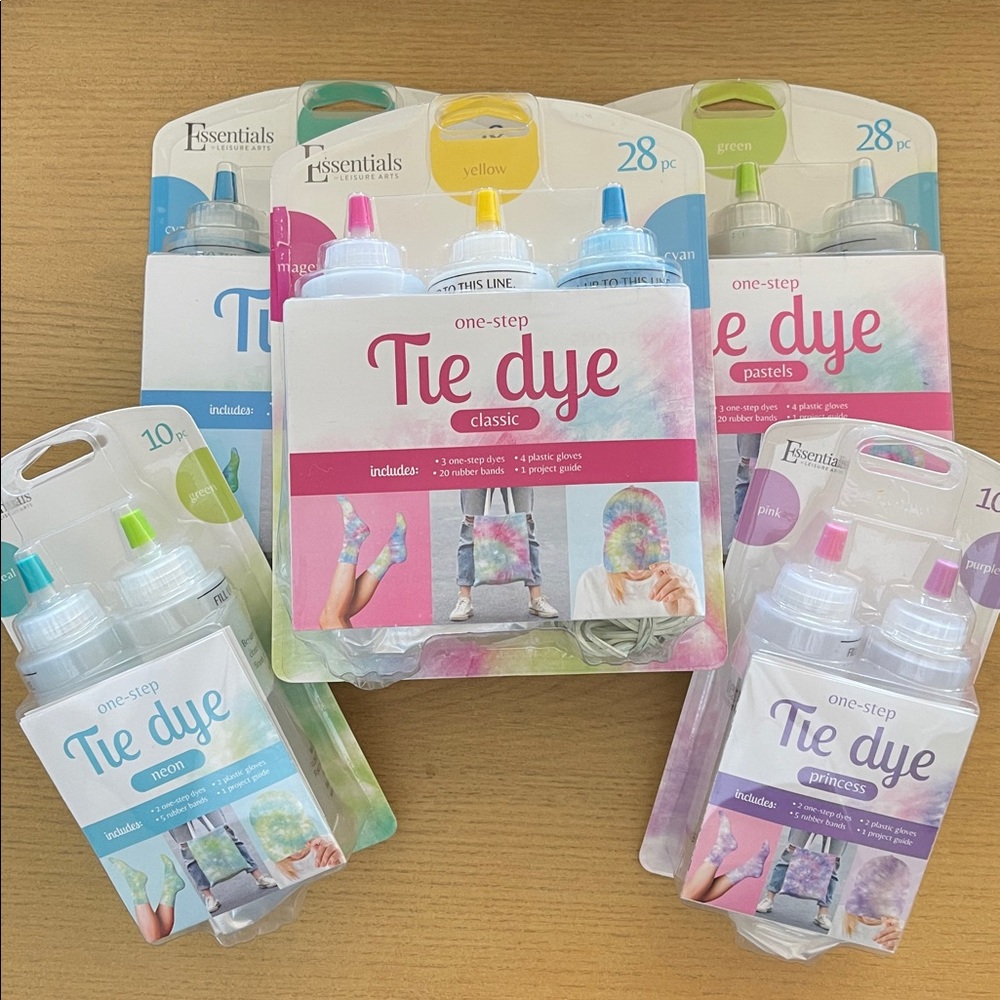 Essentials by Leisure Arts One Step Tie Dye Kits Bundle new in box